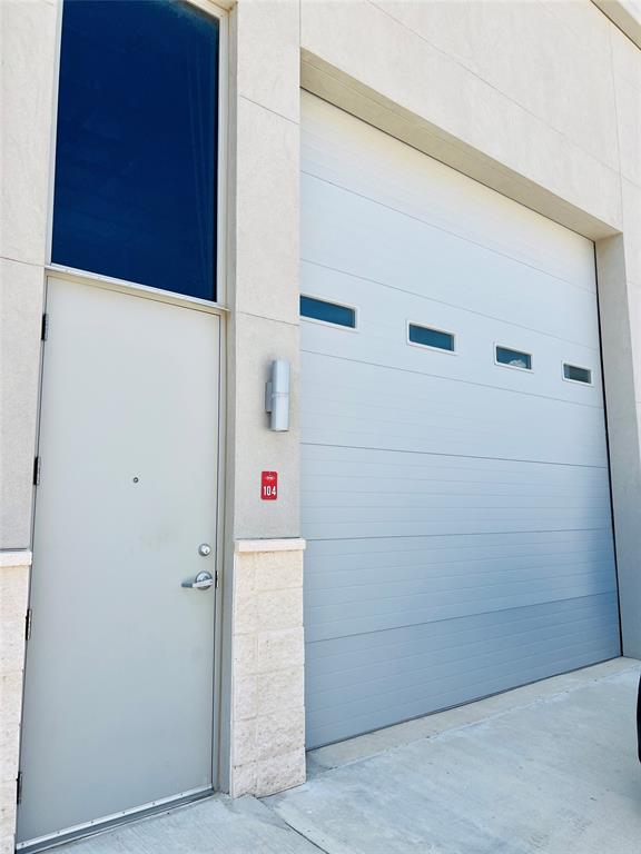 Garages of Texas - Commercial Sale