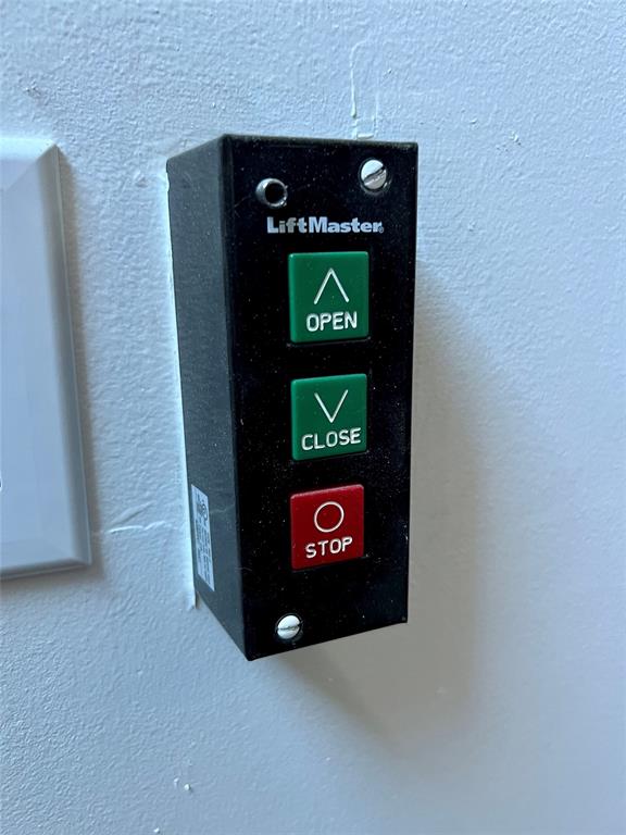 Garages of Texas - Commercial Sale