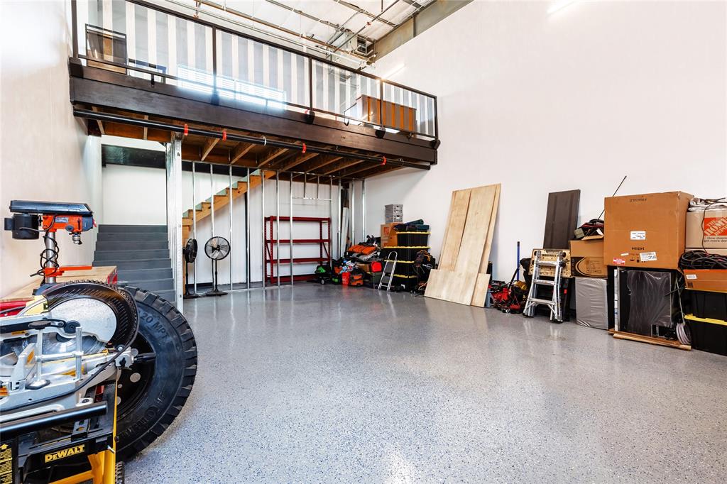 Garages of Texas - Commercial Sale