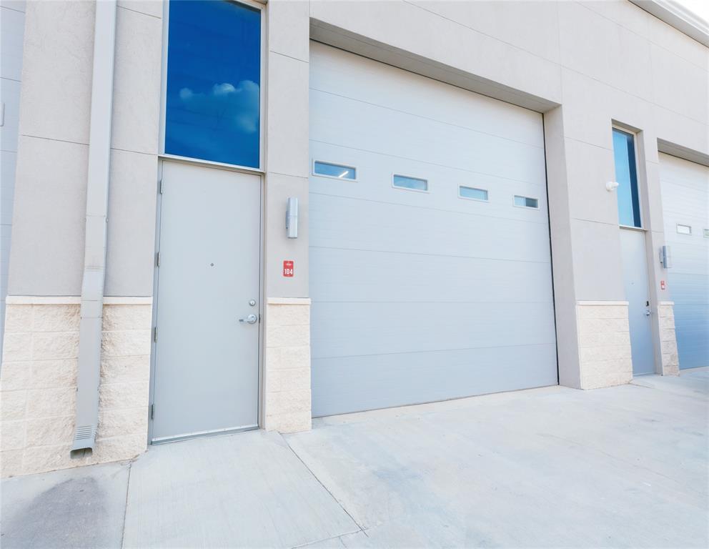 Garages of Texas - Commercial Sale