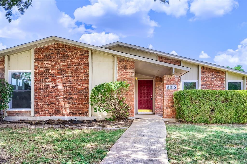 815 Fleming Trail