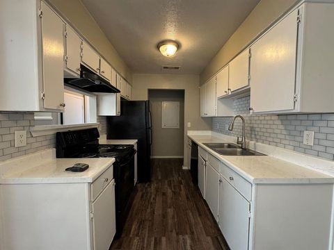 Tiny photo for 1122 Millview Drive #405, Arlington, TX 76012 (MLS # 21100614)