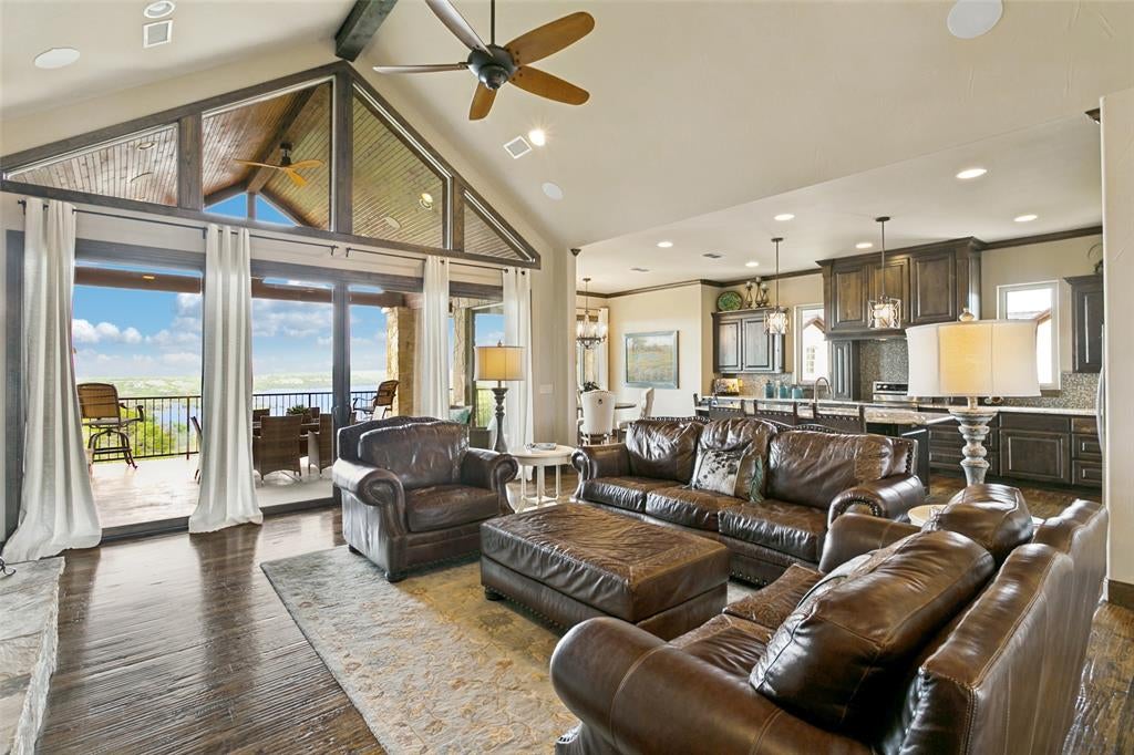 15 Bay Hill Drive
