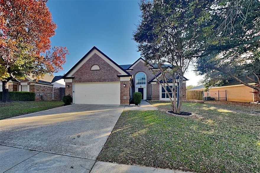 Charming 4 bed, 2.5 bath, 2,594 sq ft home in Arlington! Open kitchen concept with updated counters. Primary suite with attached bathroom. Spacious backyard, great for gatherings! Pets accepted on a case by case basis. Additional admin fees apply. The Fireplace is decorative. Schedule your showing today! This home is as-is.  

This home may be located within a Homeowners Association (HOA) community. If so, residents will be responsible for adhering to all HOA rules and regulations. Please contact your agent or landlord's agent for more information.