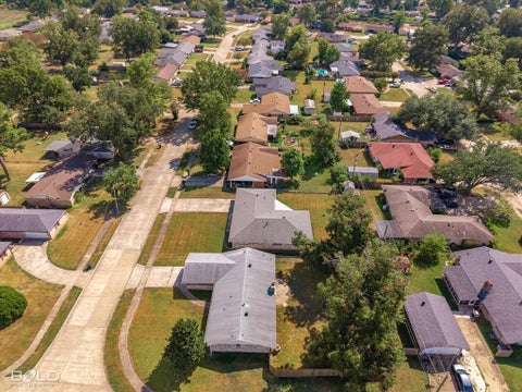 Tiny photo for 1919 Camille Street, Bossier City, LA 71112 (MLS # 21396631)