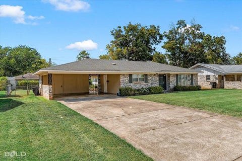Tiny photo for 1919 Camille Street, Bossier City, LA 71112 (MLS # 21396631)