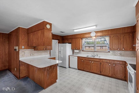 Tiny photo for 1919 Camille Street, Bossier City, LA 71112 (MLS # 21396631)