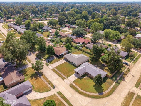 Tiny photo for 1919 Camille Street, Bossier City, LA 71112 (MLS # 21396631)
