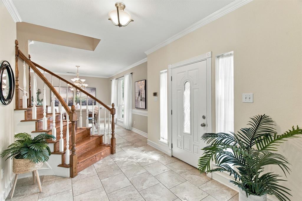 5904 Highland Hills Lane