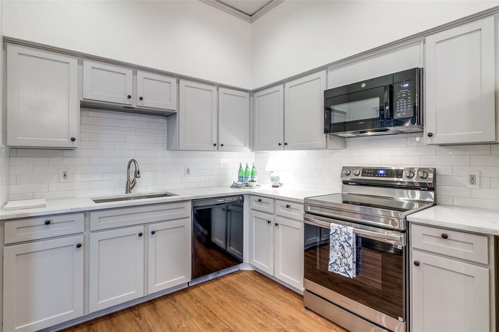 High Hollows Condo - Residential