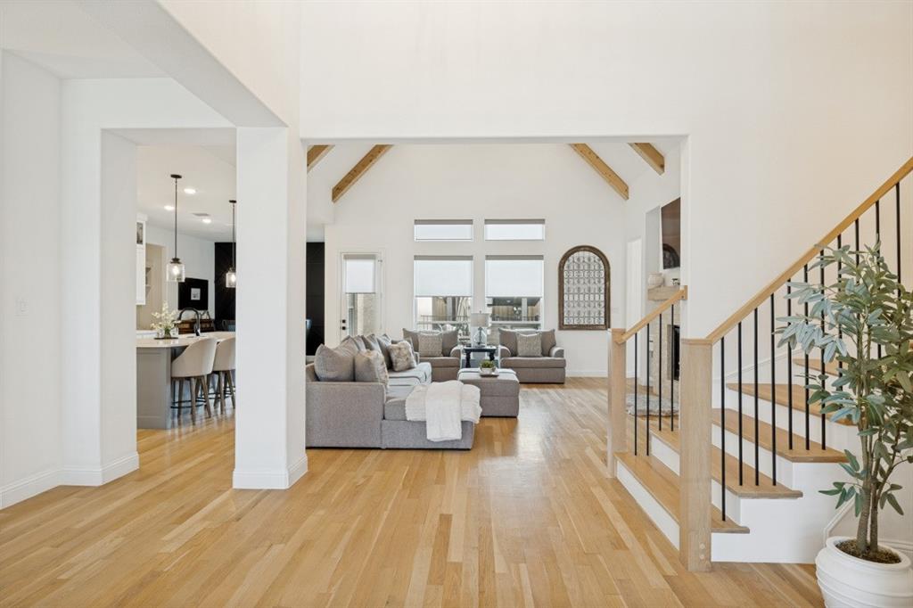2511 Elaine Drive