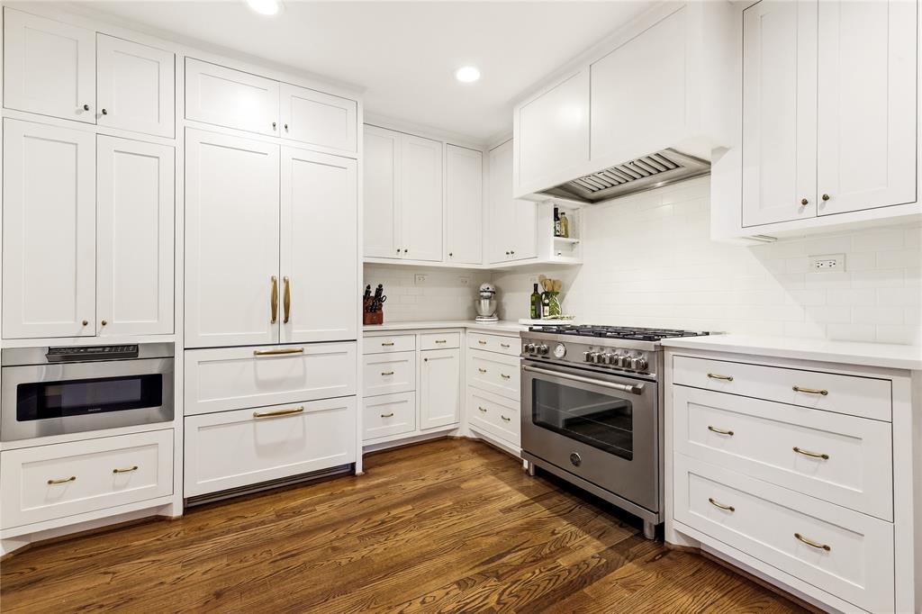 EAST INWOOD ESTATES - Residential