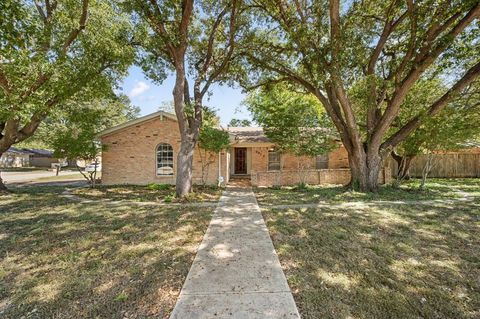 5812 Lance Court Haltom City TX 76148