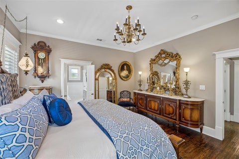 Tiny photo for 335 S Windomere Avenue, Dallas, TX 75208 (MLS # 21394228)