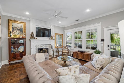 Tiny photo for 335 S Windomere Avenue, Dallas, TX 75208 (MLS # 21394228)