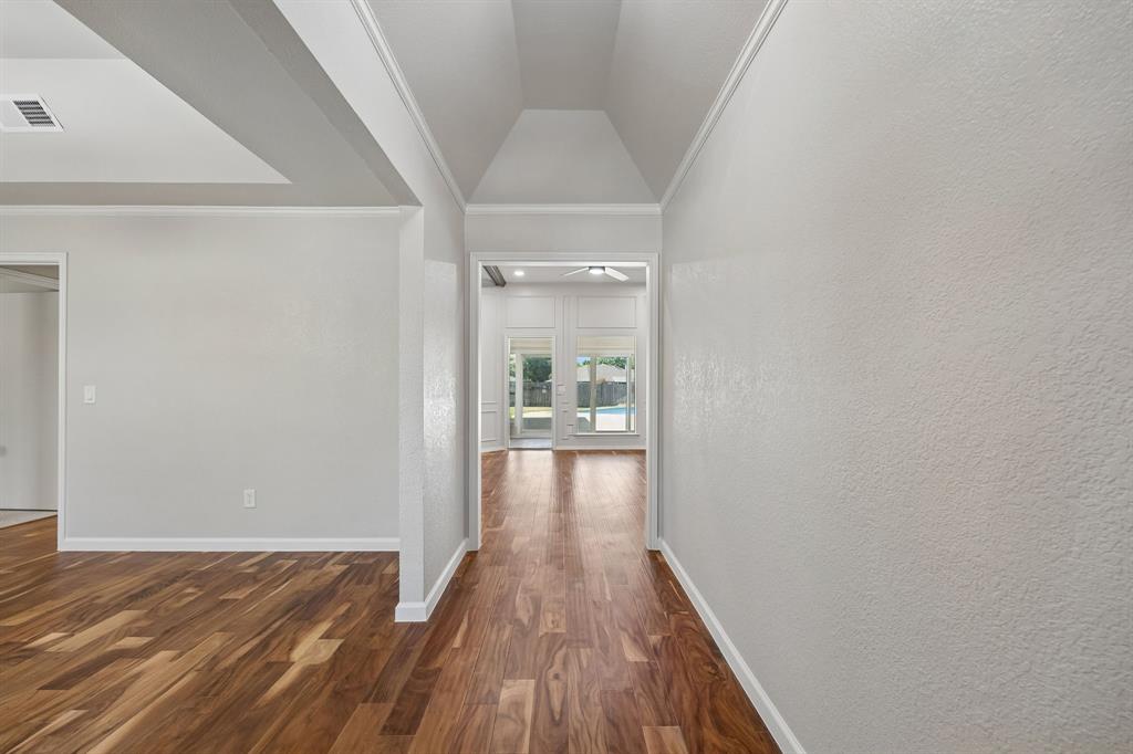 317 Pebble Knoll