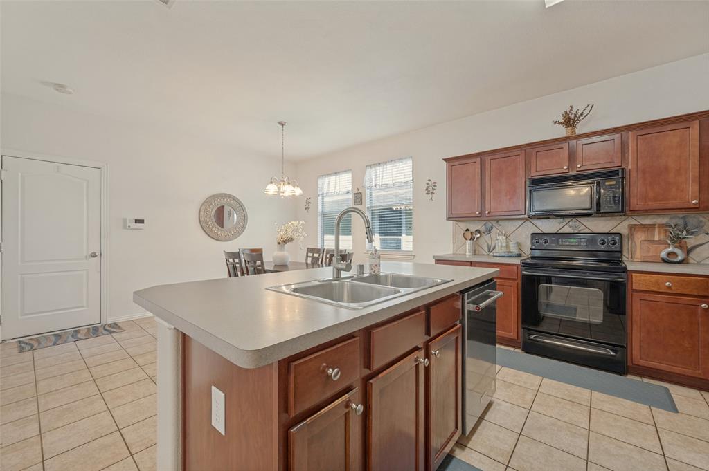 10021 Lexington Drive