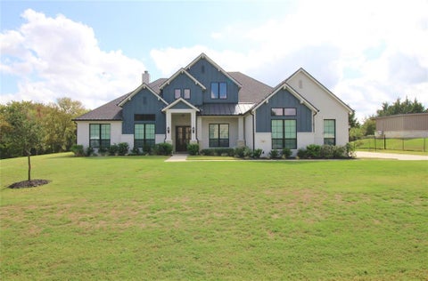 Photo of 31 Jacey Court, Waxahachie, TX 75167 (MLS # 21420682)