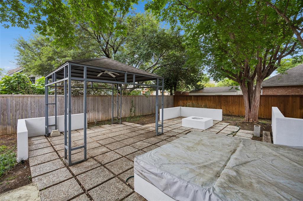 3768 Lakeway Court