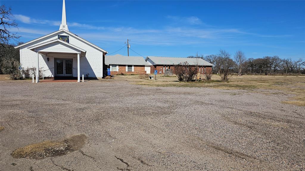 Photo 1 of 38 — 1215 W Cedar Creek Parkway, Kemp, TX 75143
