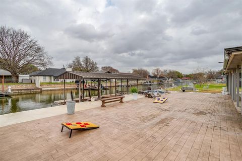 306 Tahiti Drive Granbury TX 76048