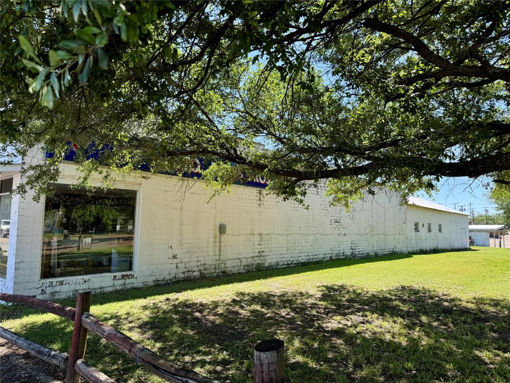 Orig Town Of Commerce - Commercial Sale