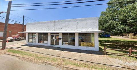 Photo of 1105 Park Street, Commerce, TX 75428 (MLS # 20910180)