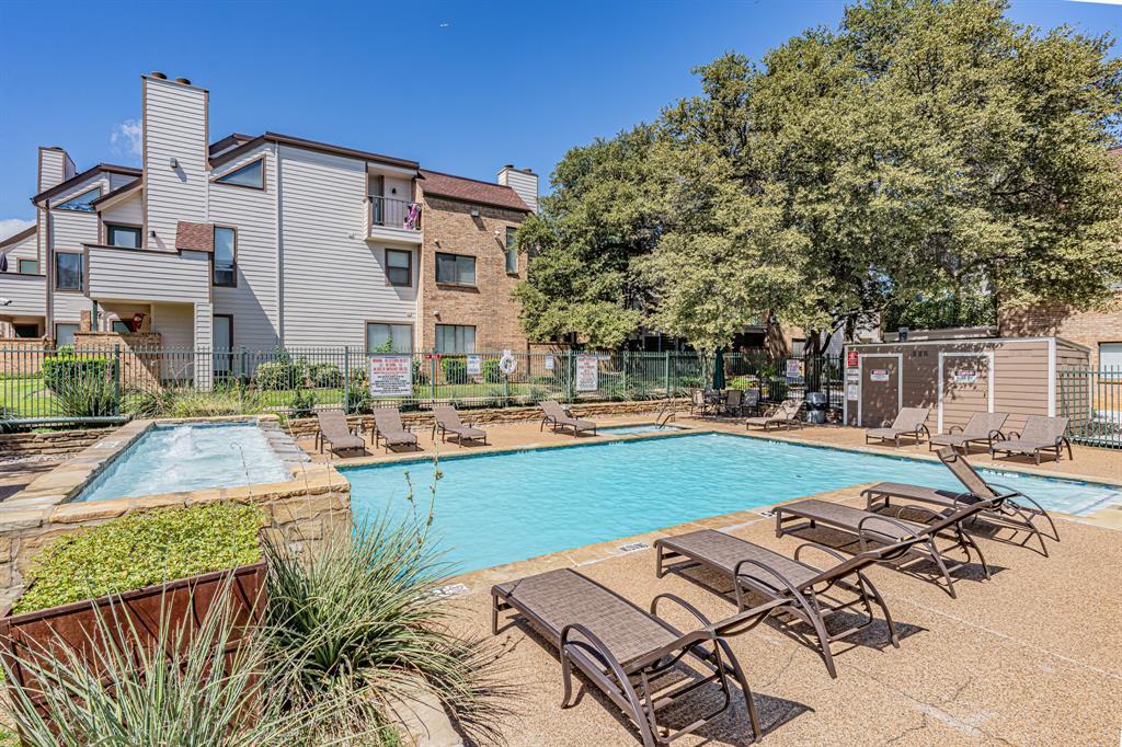 Arlington Oaks Condo - Residential