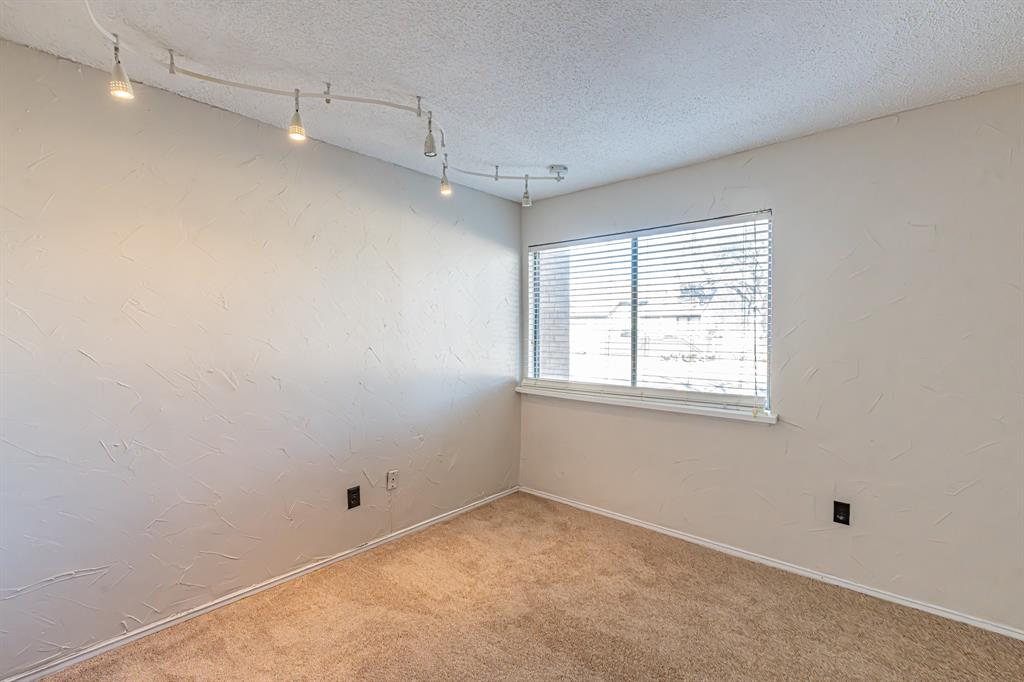 Arlington Oaks Condo - Residential