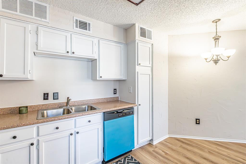 Arlington Oaks Condo - Residential