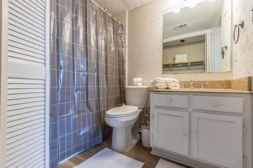 Arlington Oaks Condo - Residential