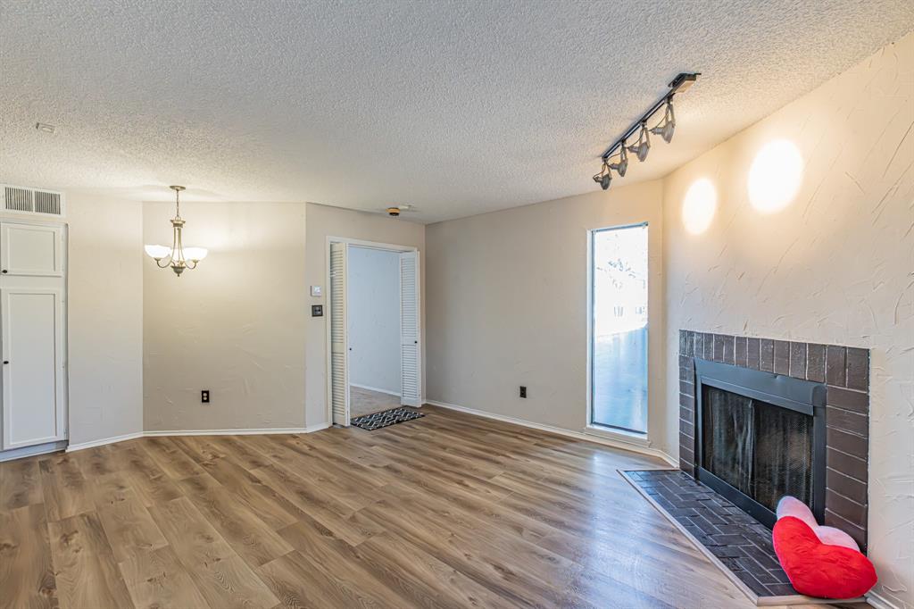 Arlington Oaks Condo - Residential