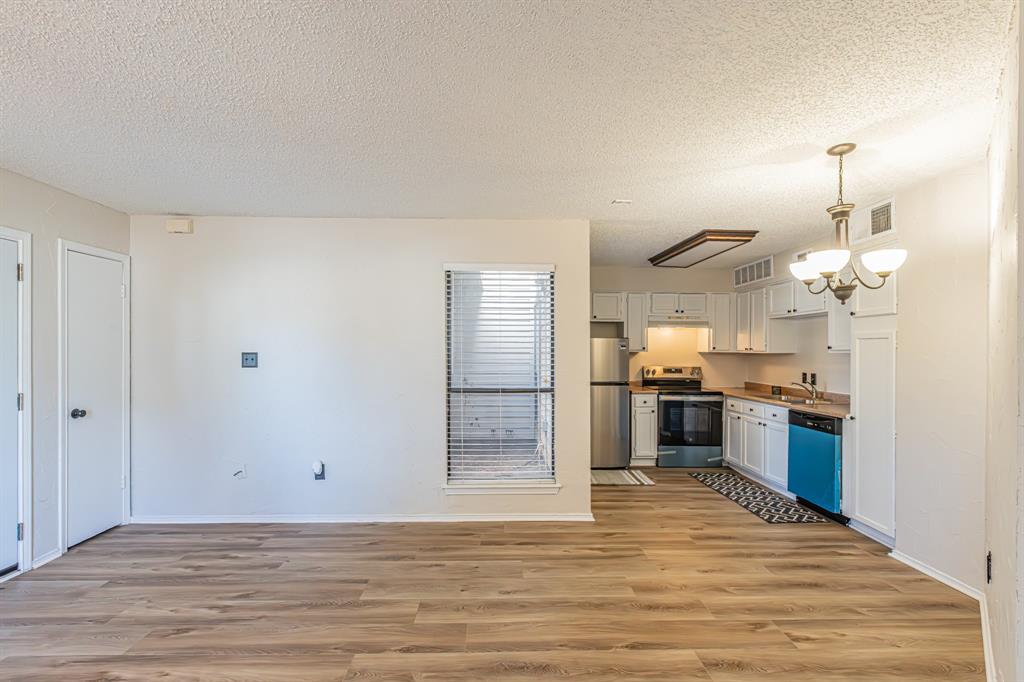 Arlington Oaks Condo - Residential