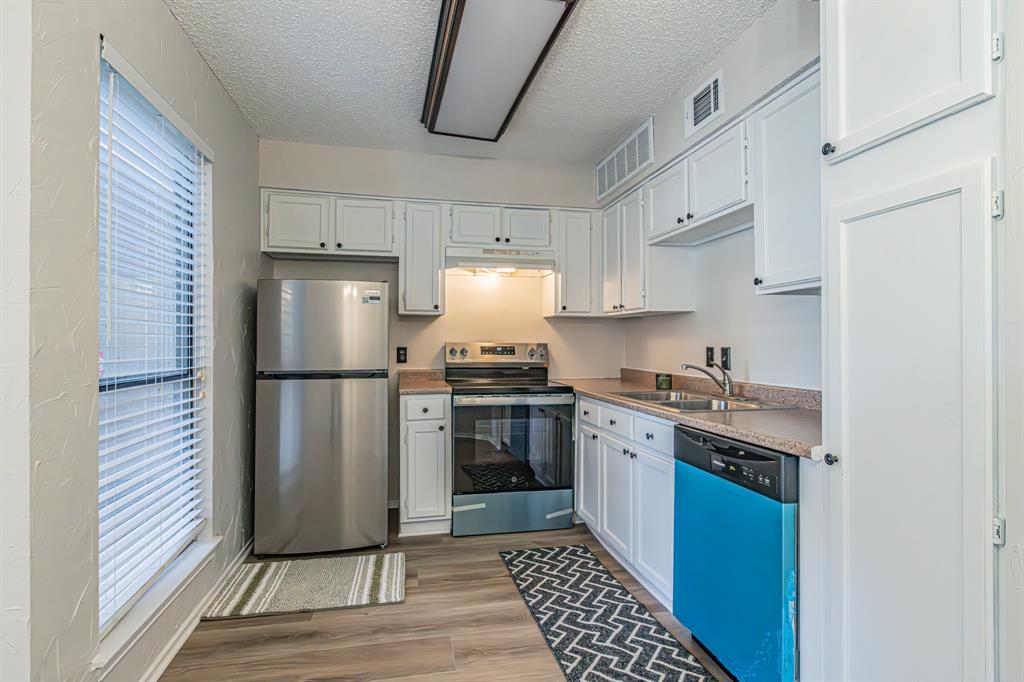 Arlington Oaks Condo - Residential