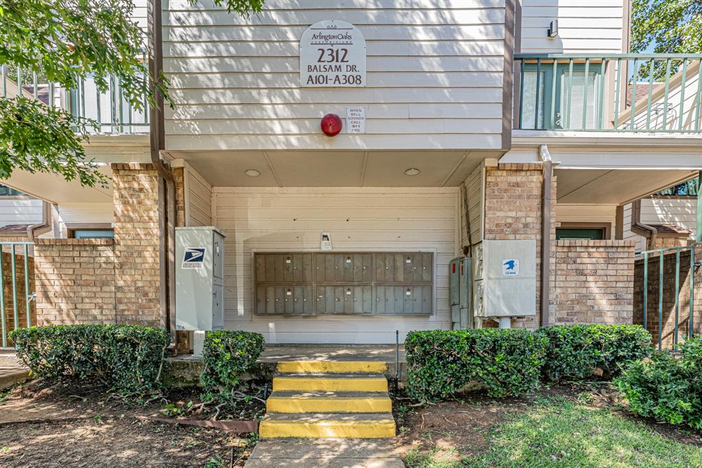 Arlington Oaks Condo - Residential