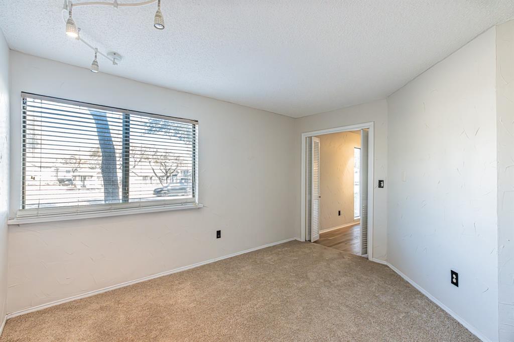 Arlington Oaks Condo - Residential