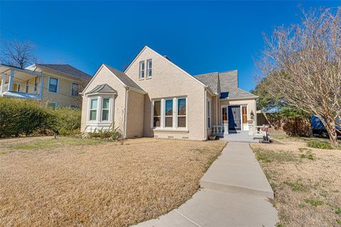 Photo of 2410 Park Street, Greenville, TX 75401 (MLS # 21177761)