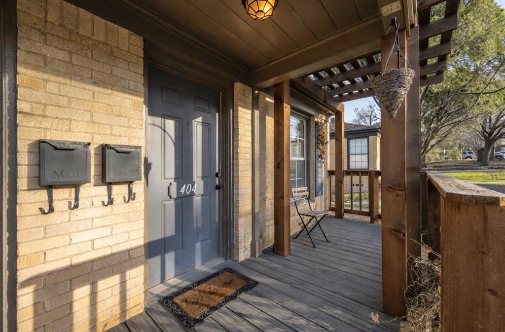 404 N Montreal Avenue