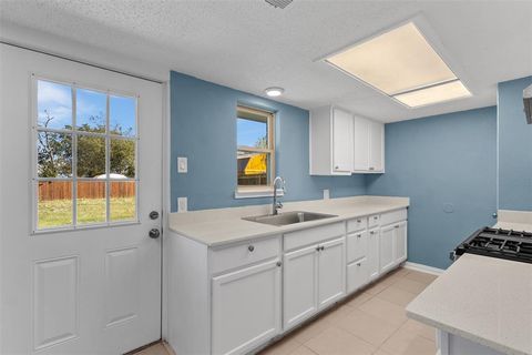 Tiny photo for 301 Suzanne Street, Palmer, TX 75152 (MLS # 21101159)