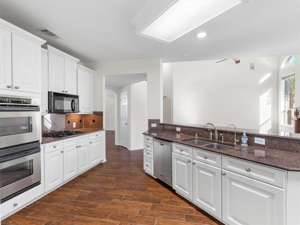 7305 ROYAL GLEN Trail