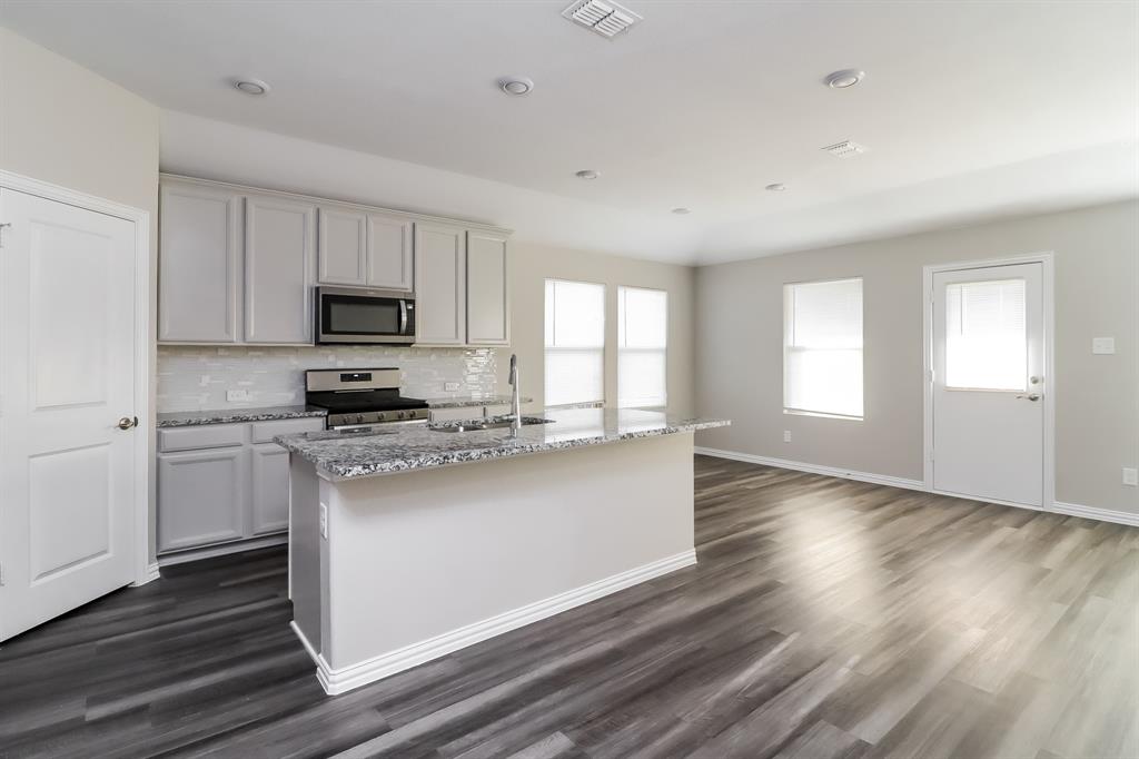 Trinity Xing Ph 3 - Residential Lease