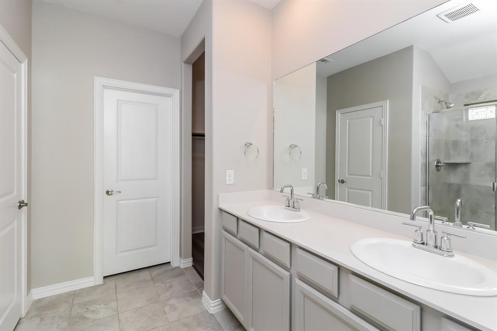 Trinity Xing Ph 3 - Residential Lease