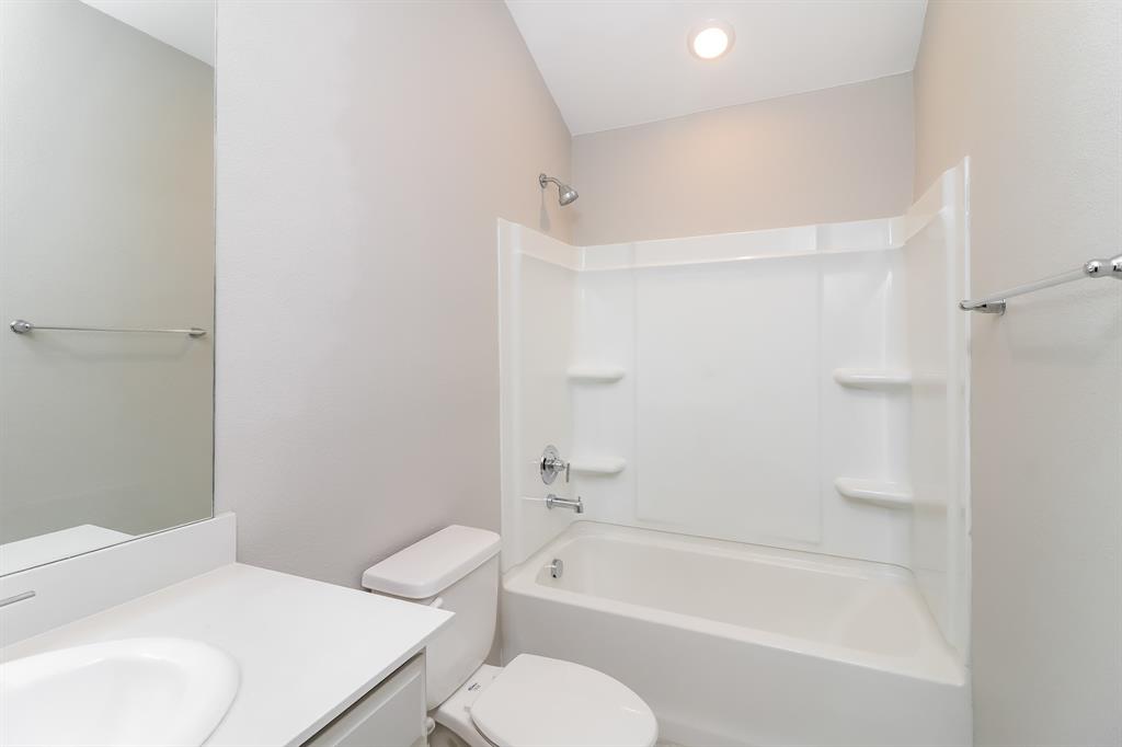 Trinity Xing Ph 3 - Residential Lease