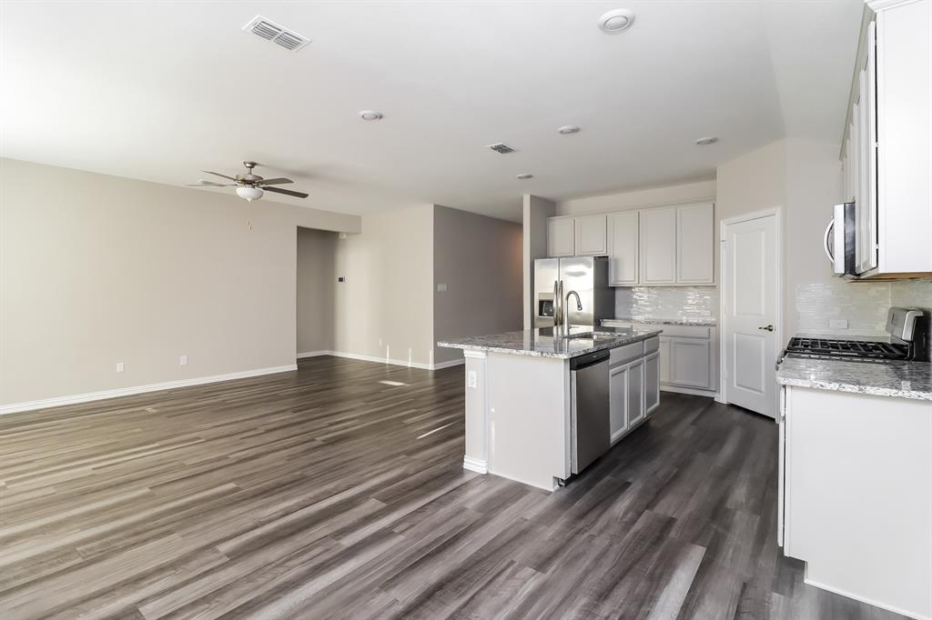 Trinity Xing Ph 3 - Residential Lease