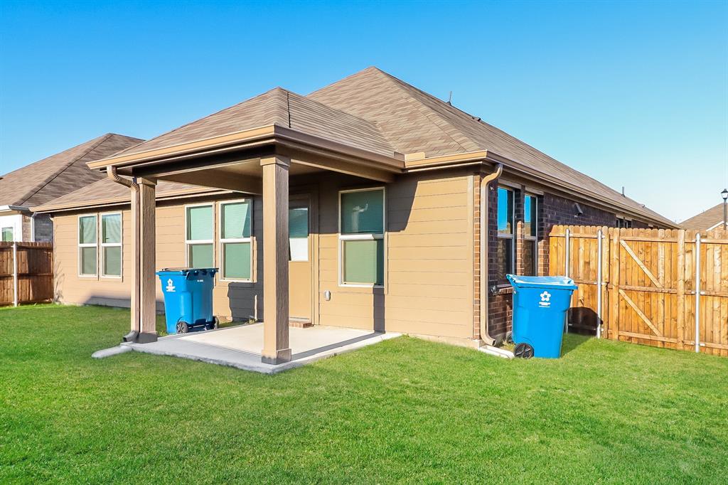 Trinity Xing Ph 3 - Residential Lease