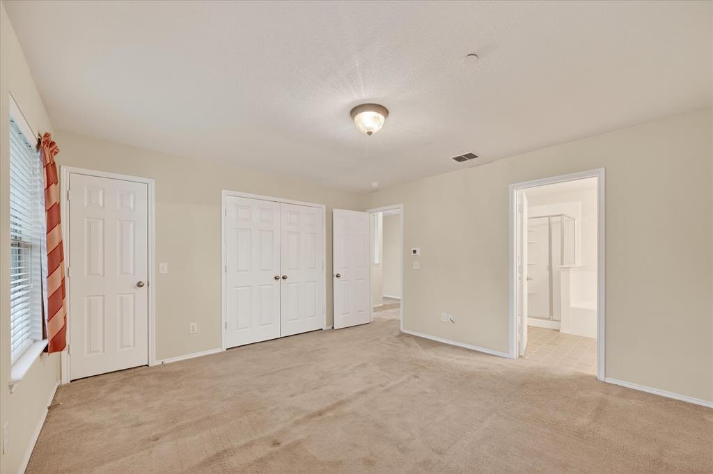 Pasquinellis Village On The Green - Residential