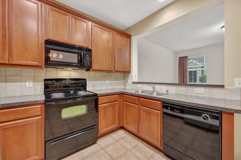 Pasquinellis Village On The Green - Residential