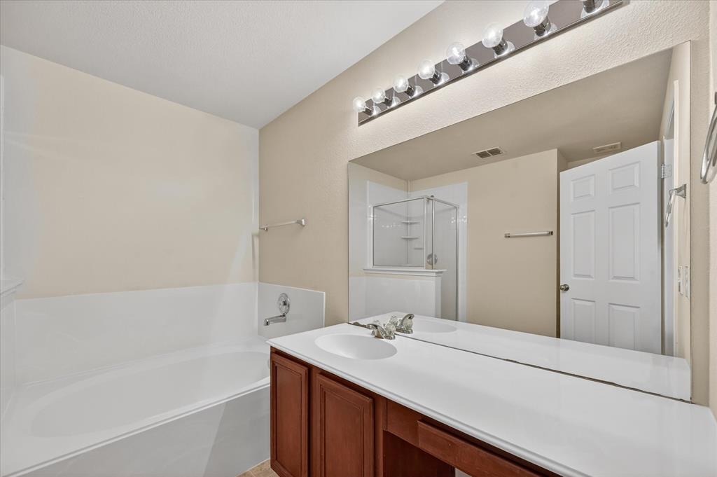 Pasquinellis Village On The Green - Residential