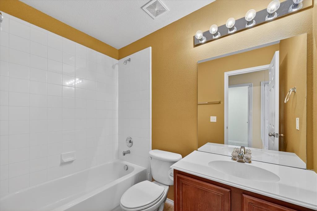 Pasquinellis Village On The Green - Residential