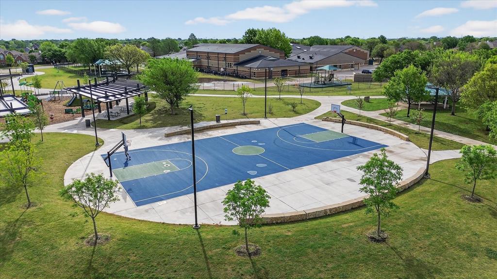 Pasquinellis Village On The Green - Residential